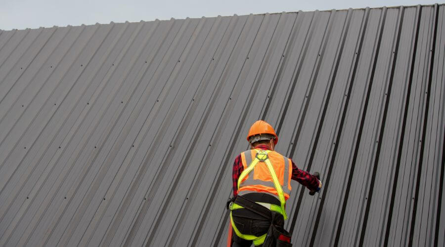 Professional gutter cleaning in Sparr, FL
